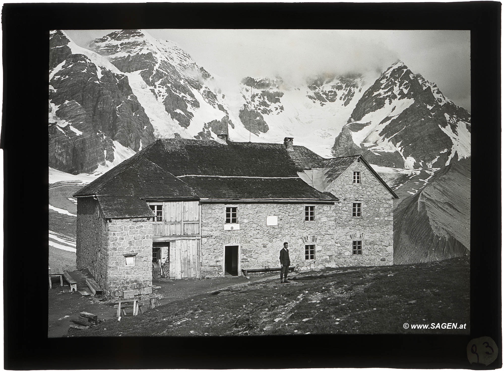 Schaubachhütte mit Ortler und Monte Zebru