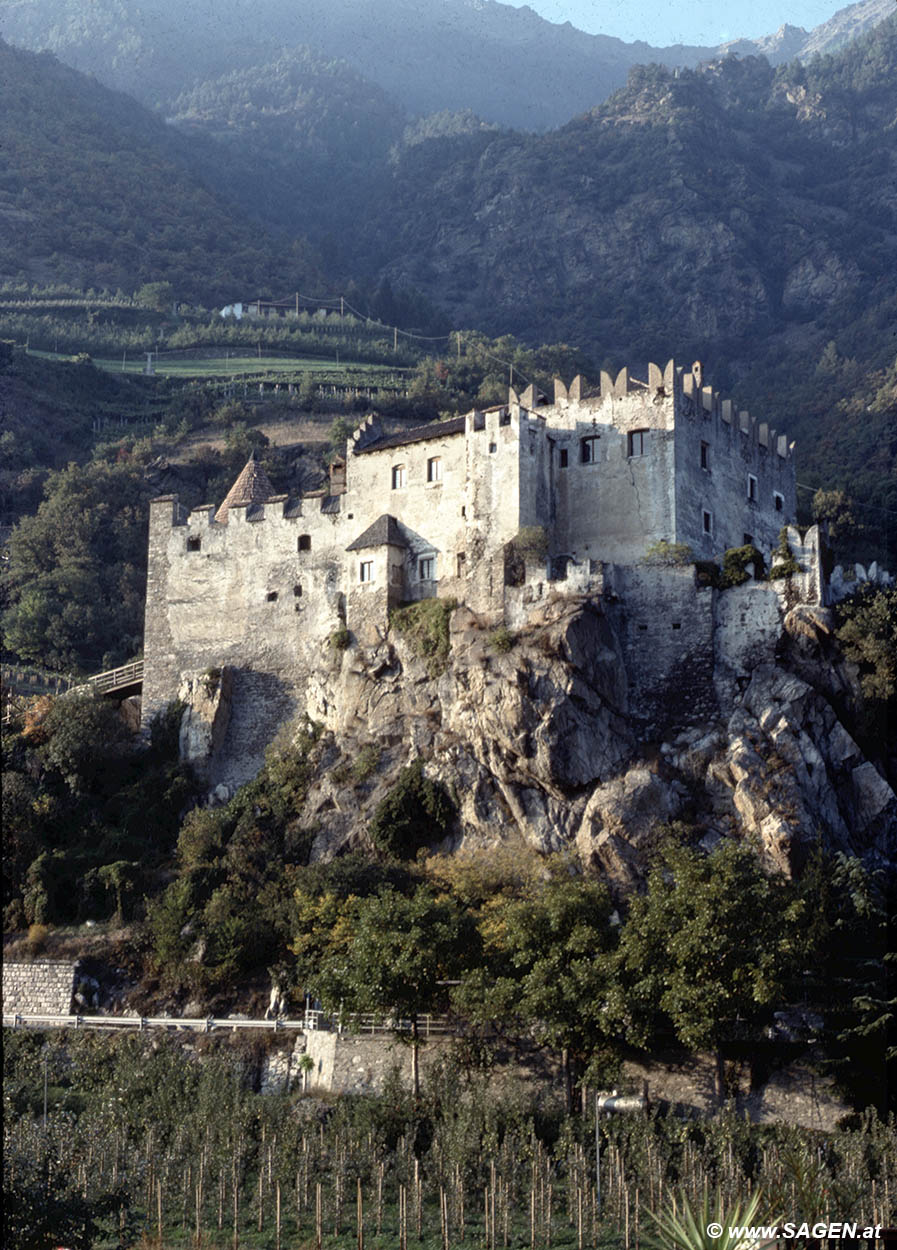 Schloss Kastelbell um 1980