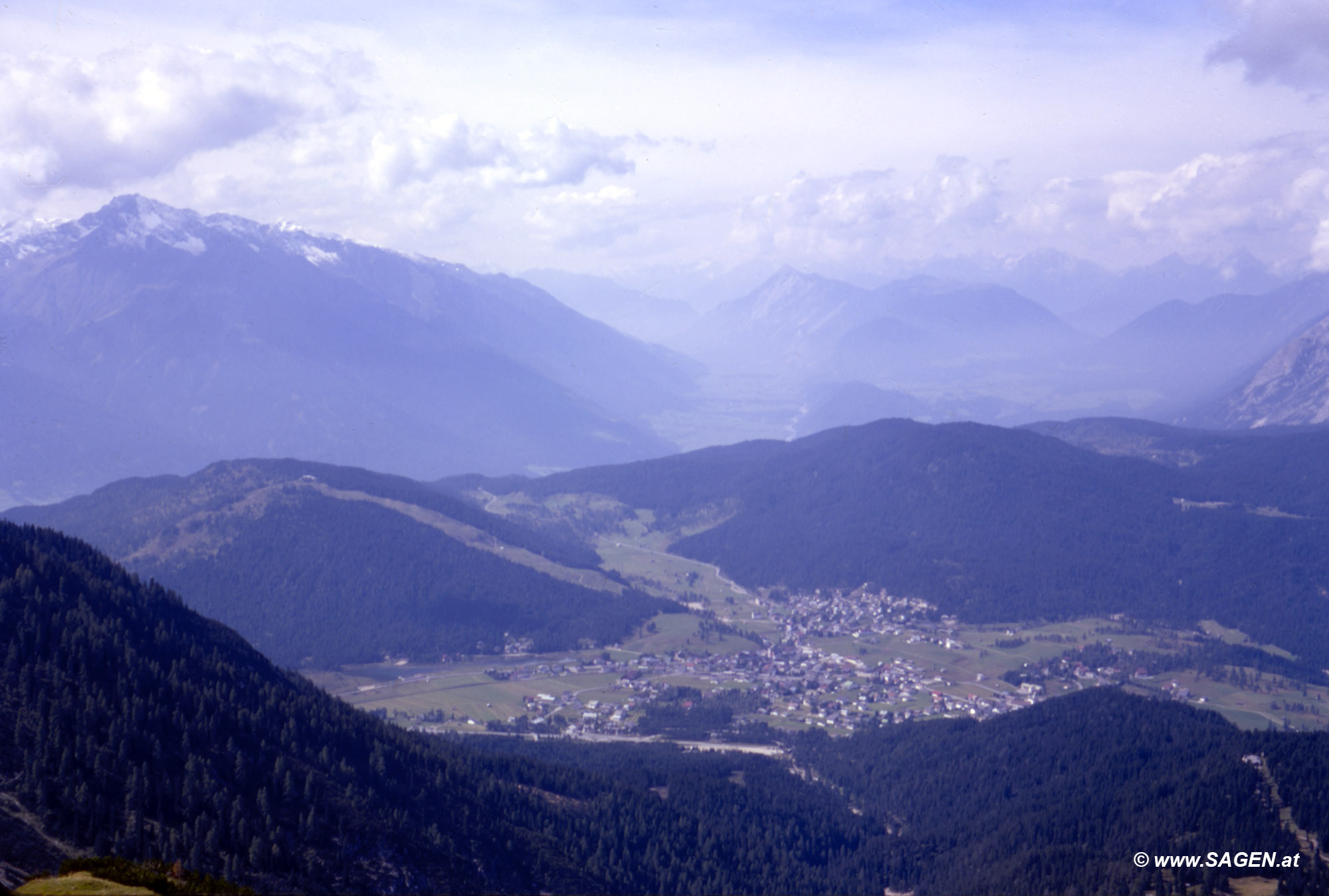 Seefeld in Tirol vom Seefelder Joch im Herbst 1967