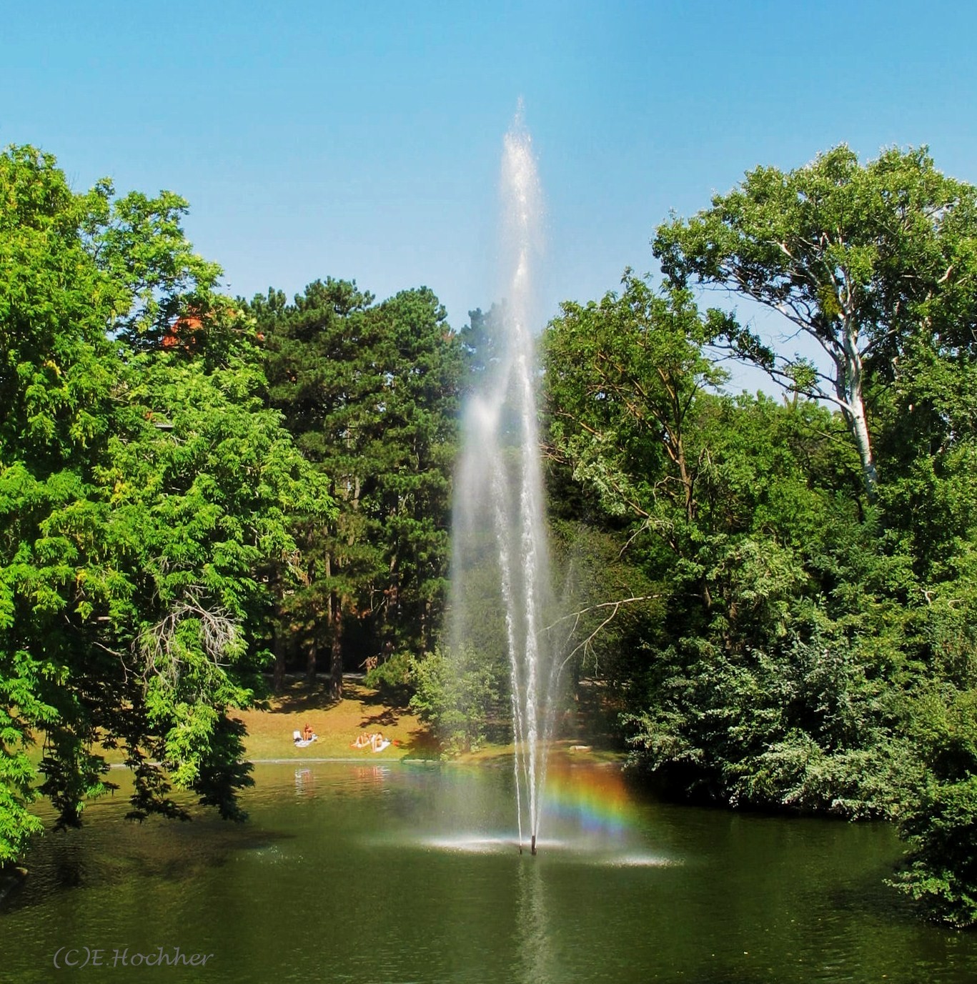 Sonnenbad mit Regenbogen