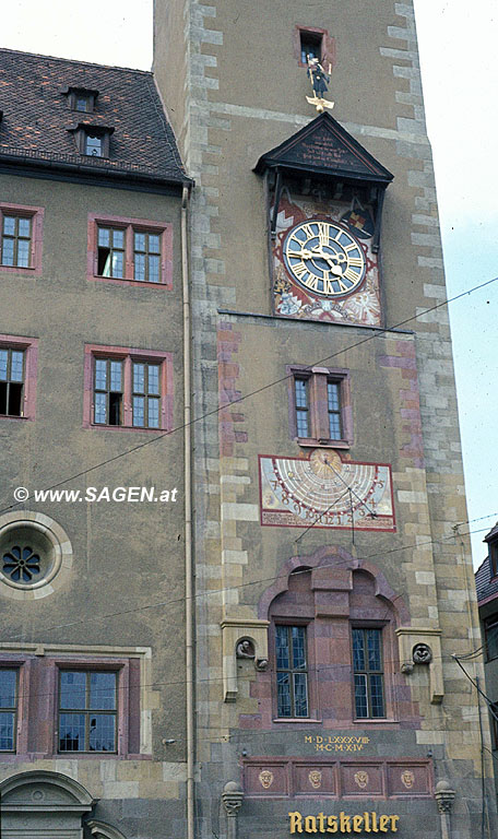 Sonnenuhr Würzburg 1/2