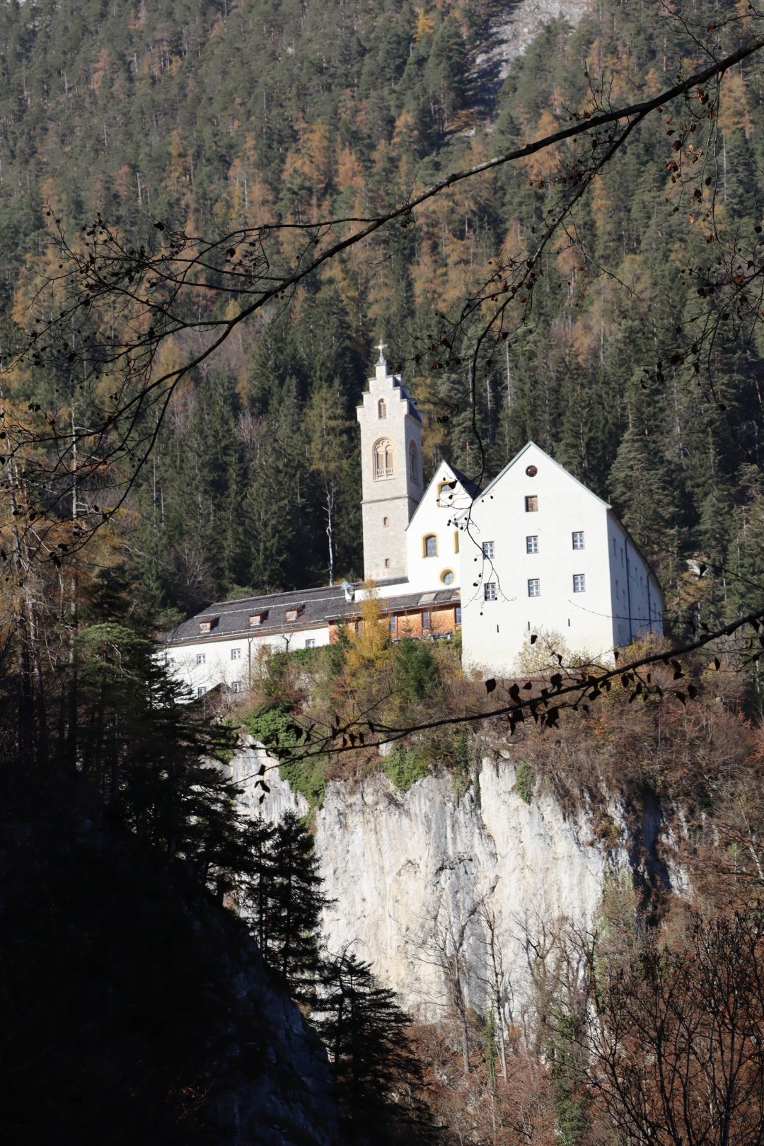 Kloster und Wallfahrtskirche St. Georgenberg bei Stans