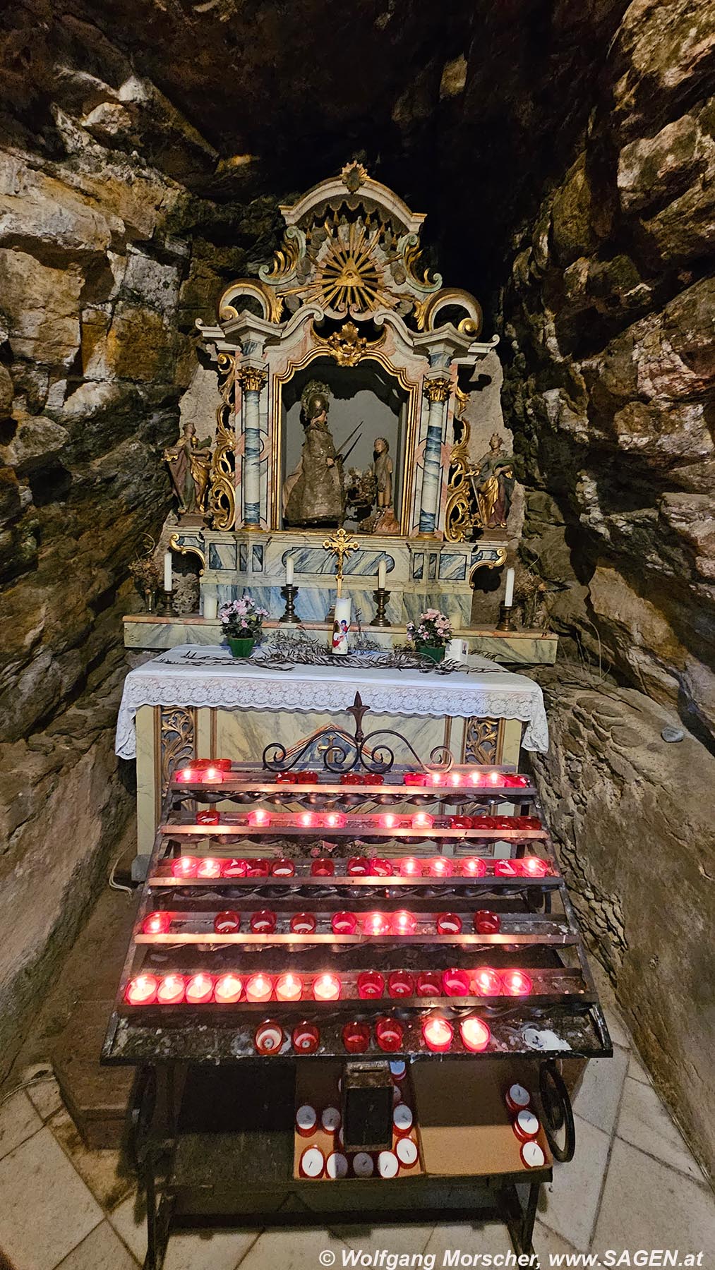 St. Martin im Kofel, Felshöhle