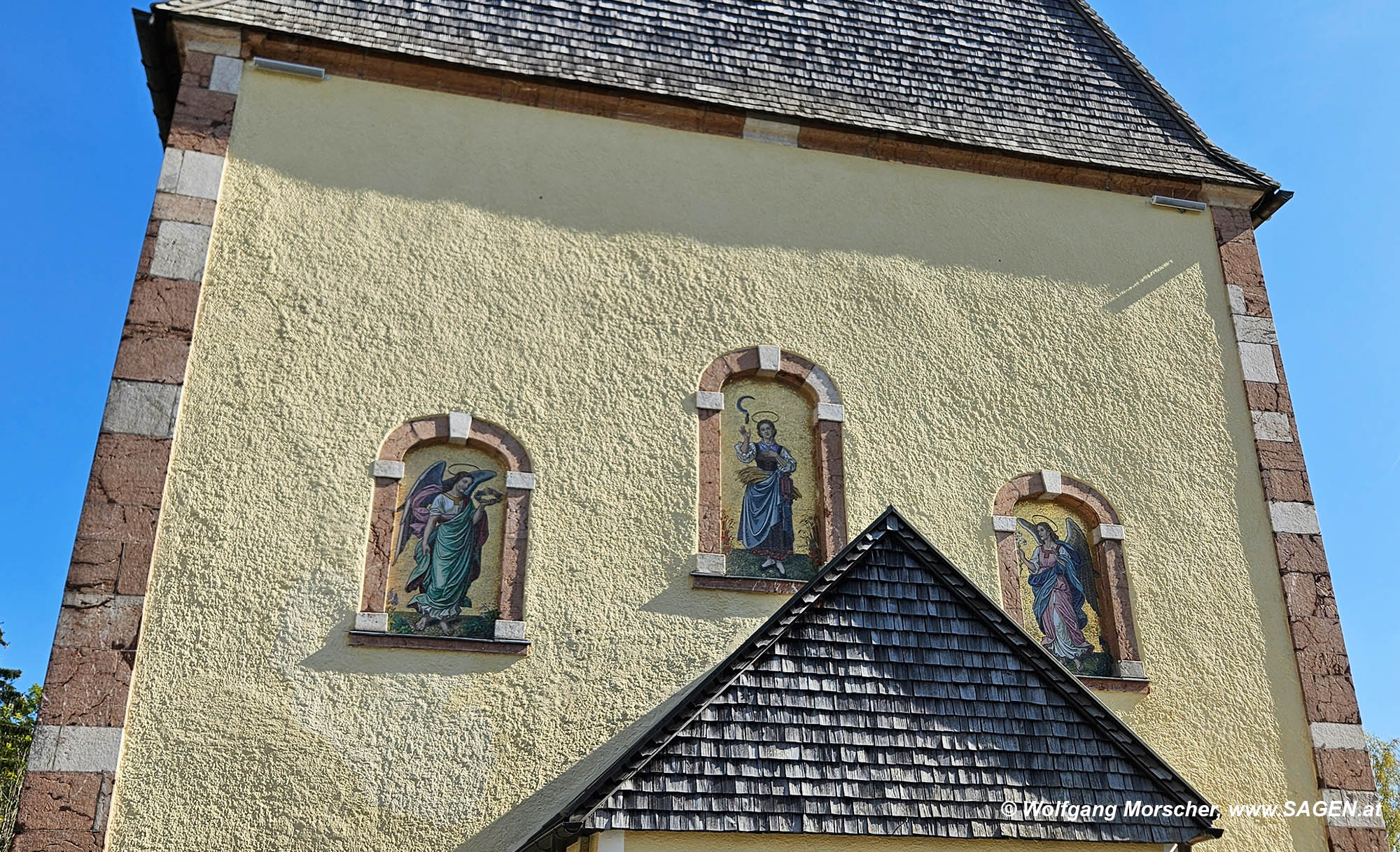 Eben am Achensee mit Wallfahrtskirche zur hl. Notburga, Portal