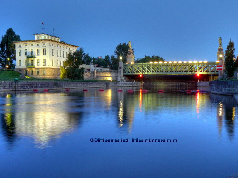 Stadttor am Wasser