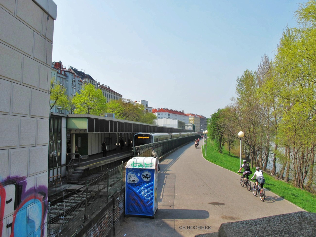 Station Friedensbrücke