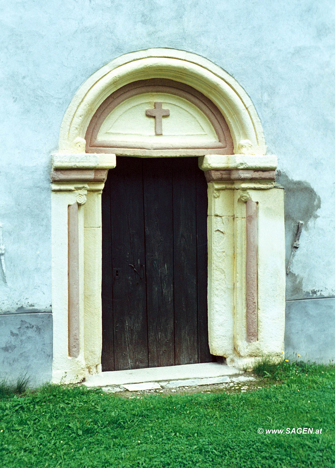 Stift Griffen, alte Pfarrkirche, Romanisches Portal