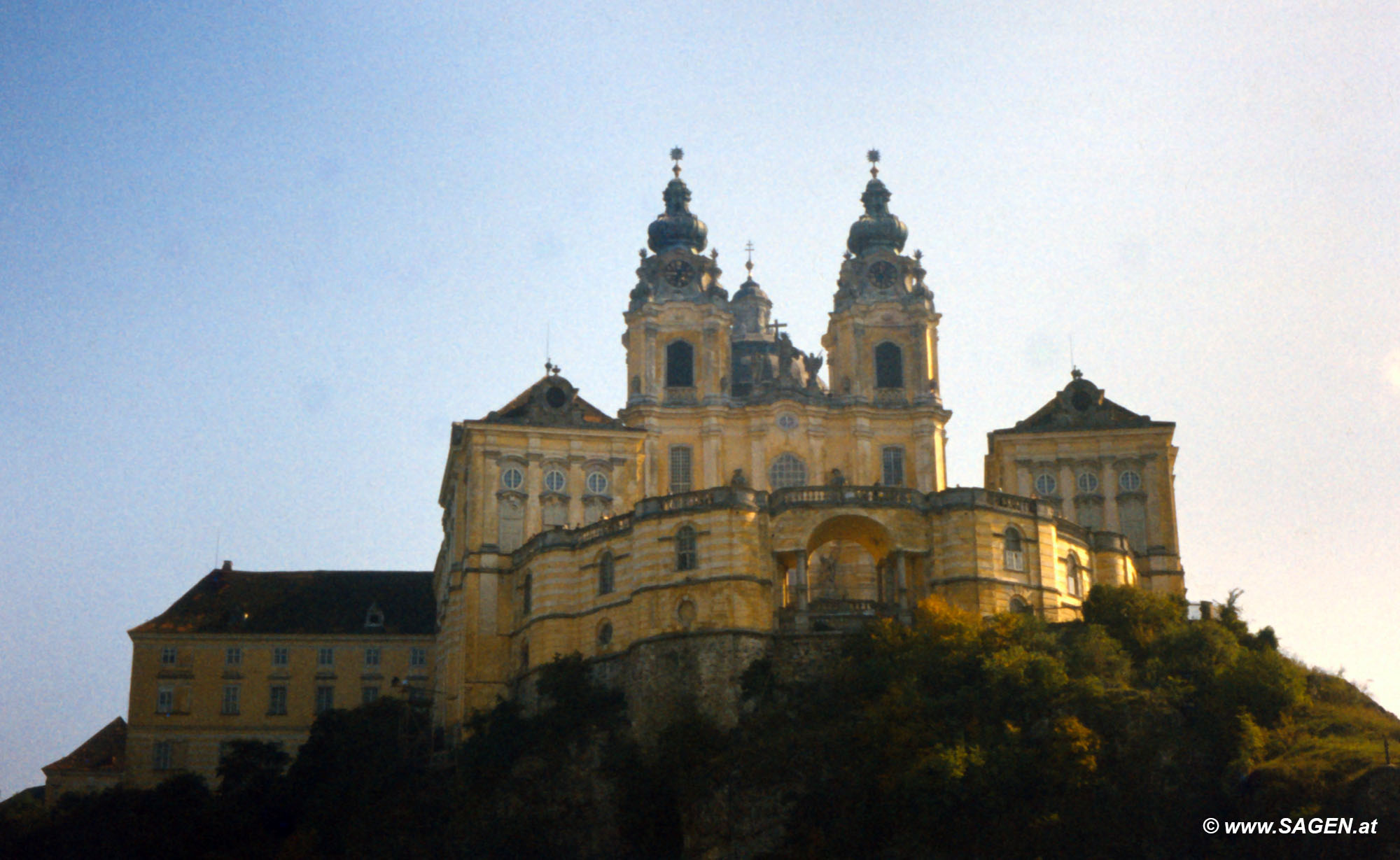 Stift Melk im Herbst 1960