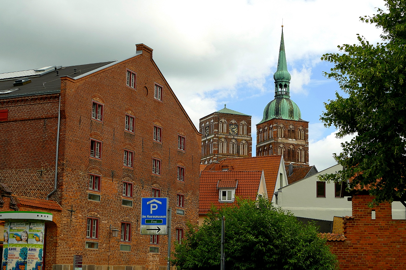 Stralsund - Schwedenspeicher und Nikolai Kirche