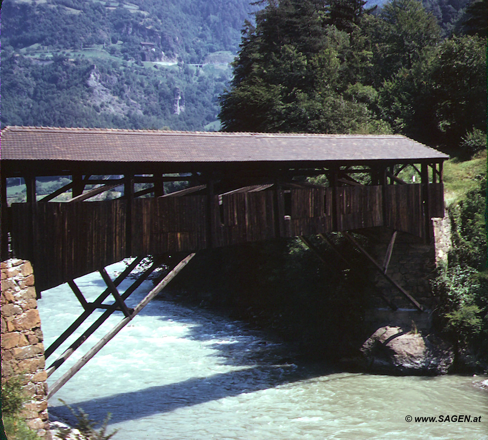 Törggele Brücke im Eisacktal