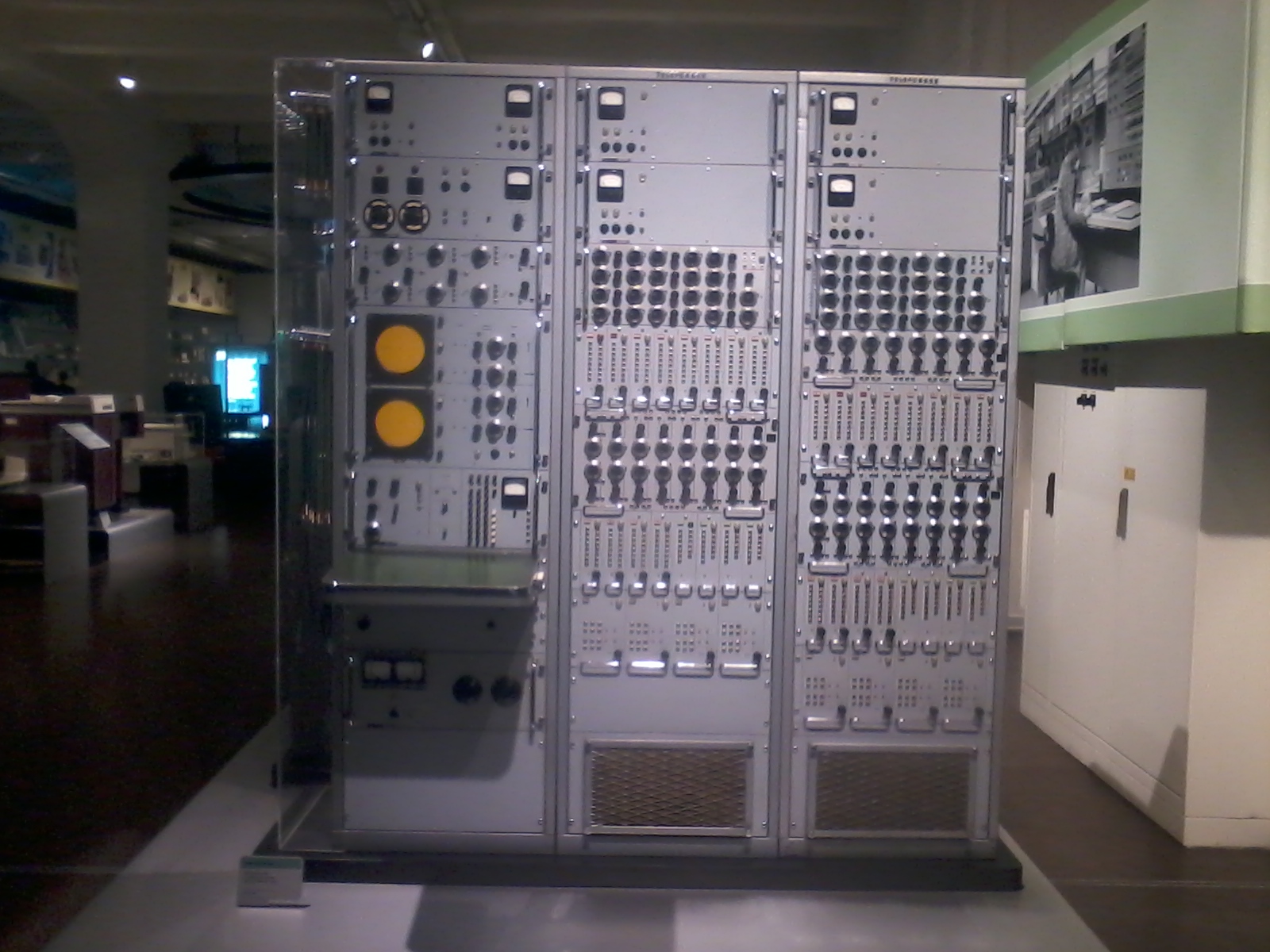 Telefunken RA463 Röhrenrechner 1957