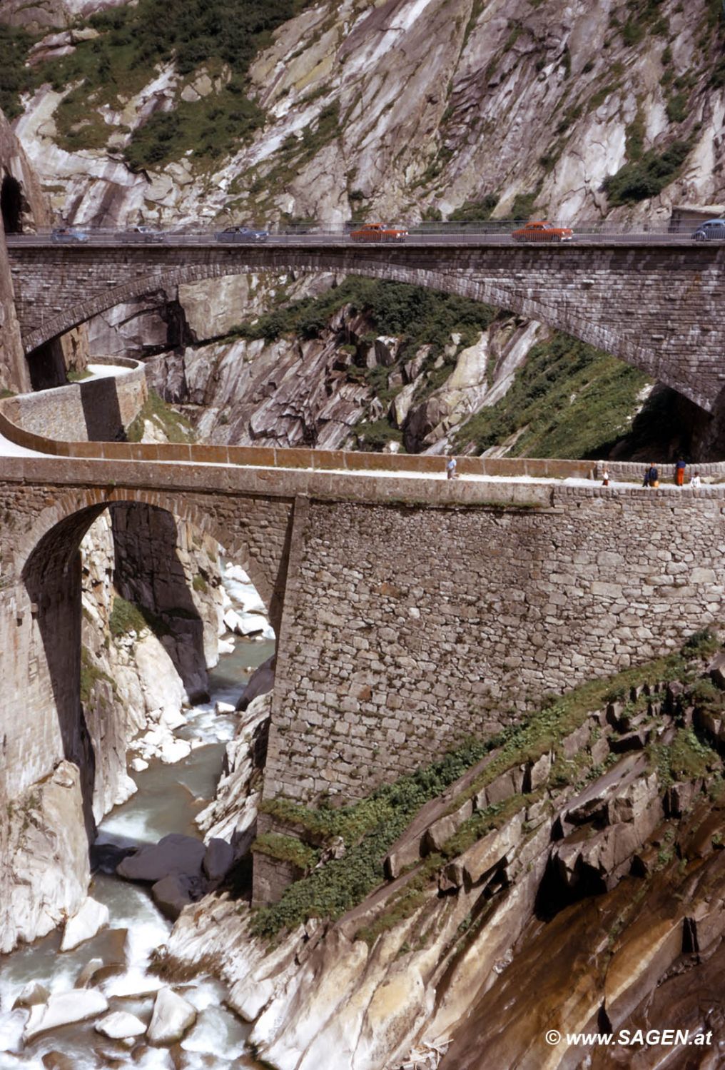 Teufelsbrücke in der Schöllenenschlucht