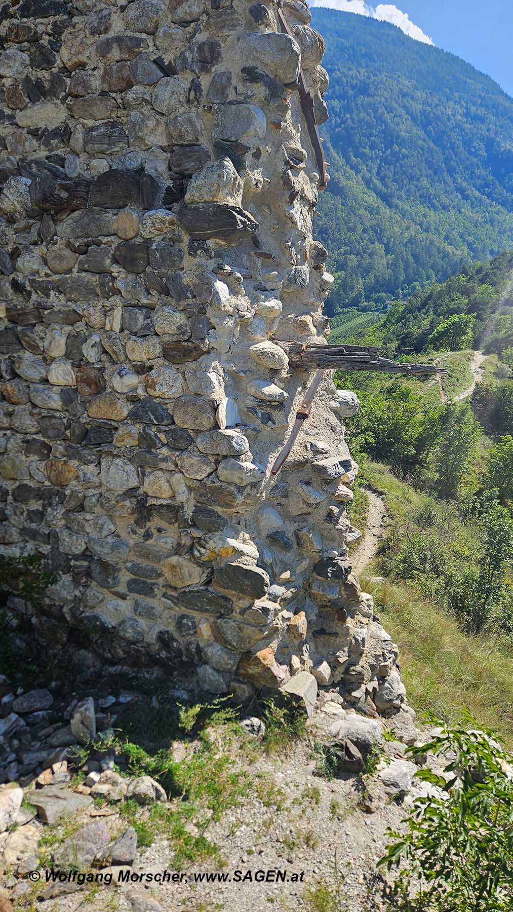 Untermontani Mauer des Bergfried