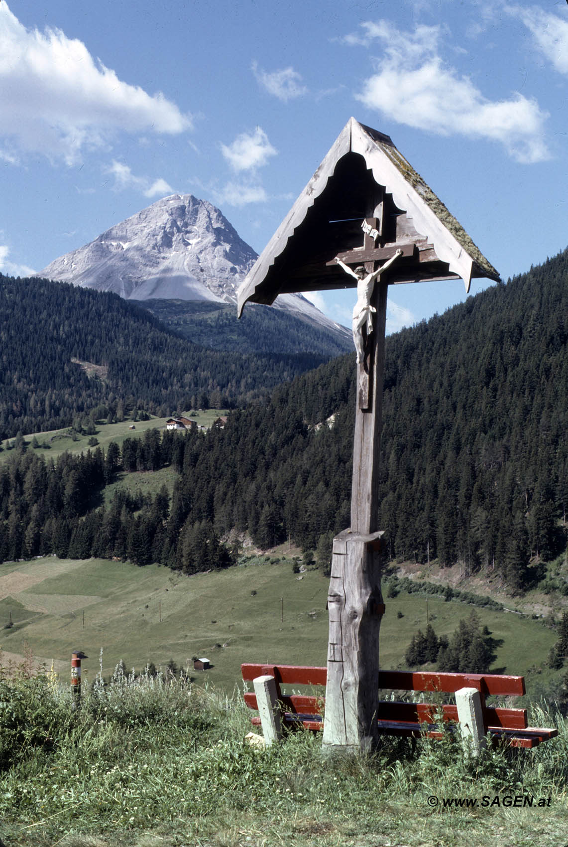 Wegkreuz vor dem Piz Lad