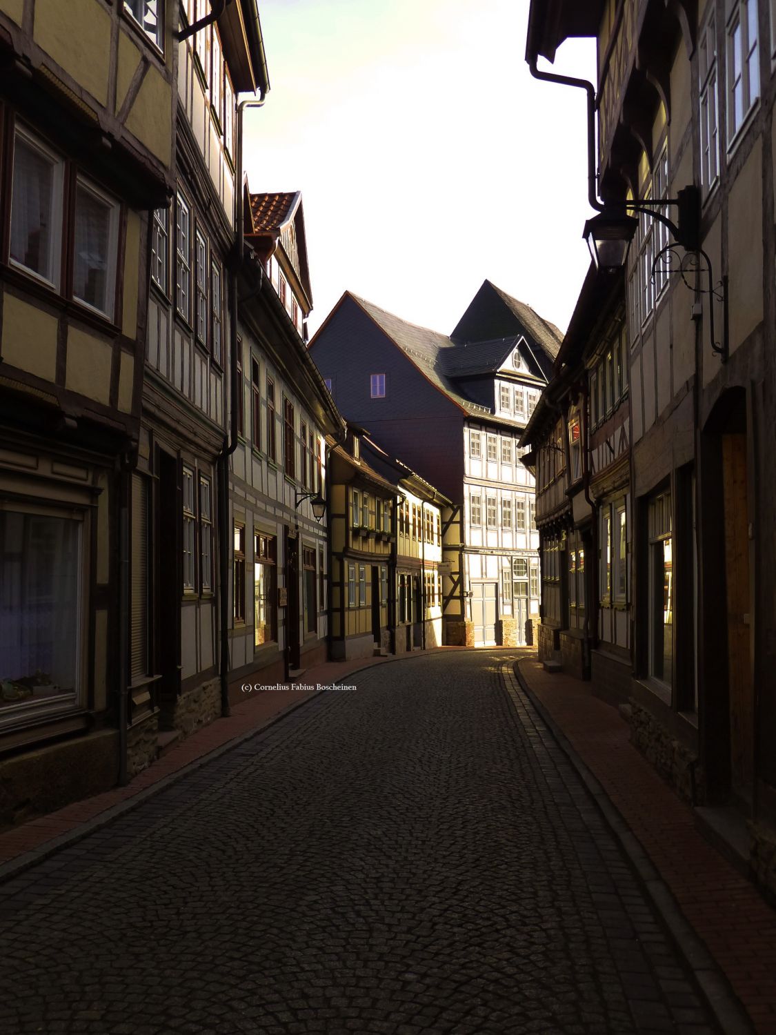 weiter hinab in der Niedergasse.