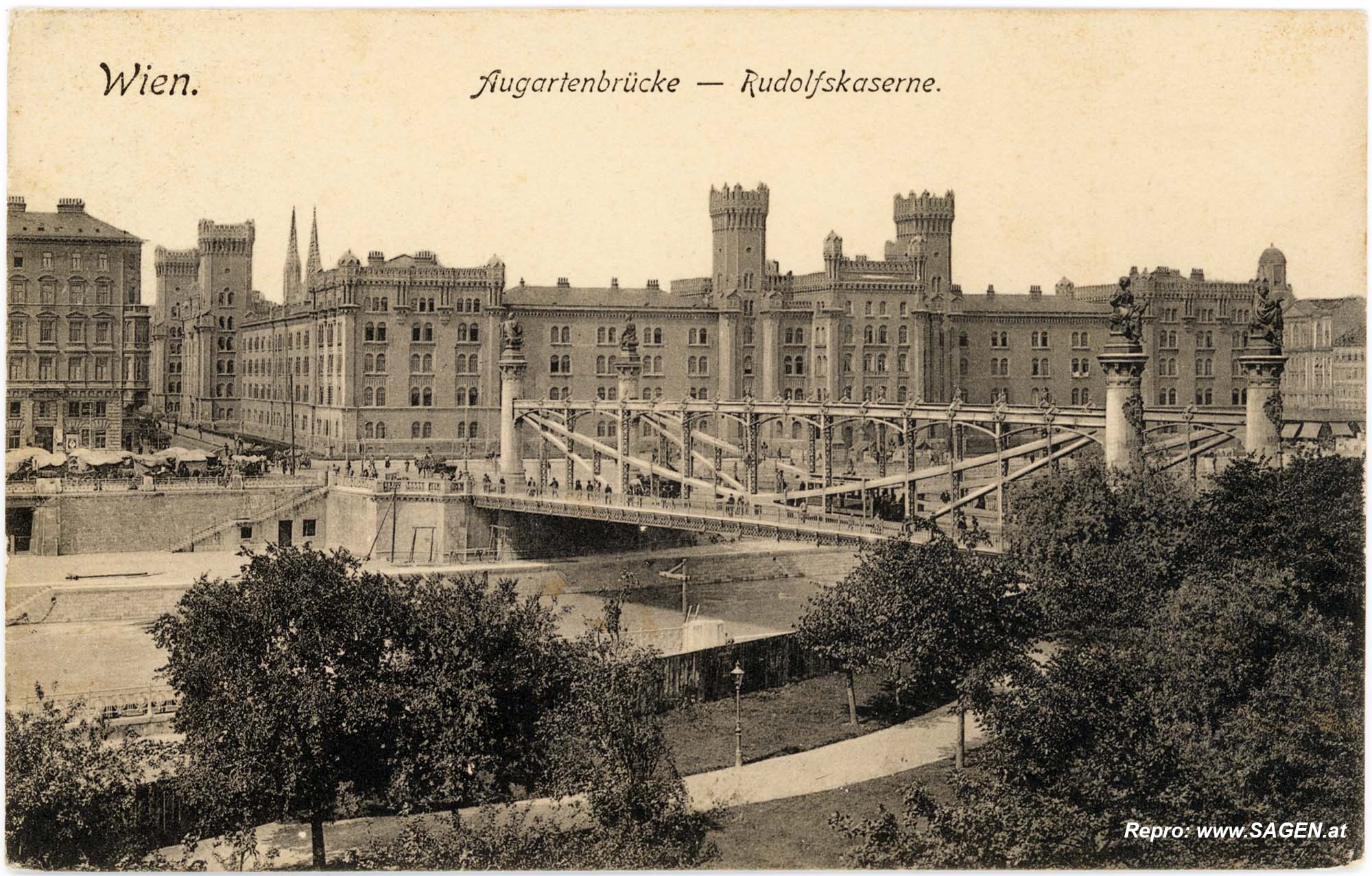 Wien, Augartenbrücke - Rudolfskaserne