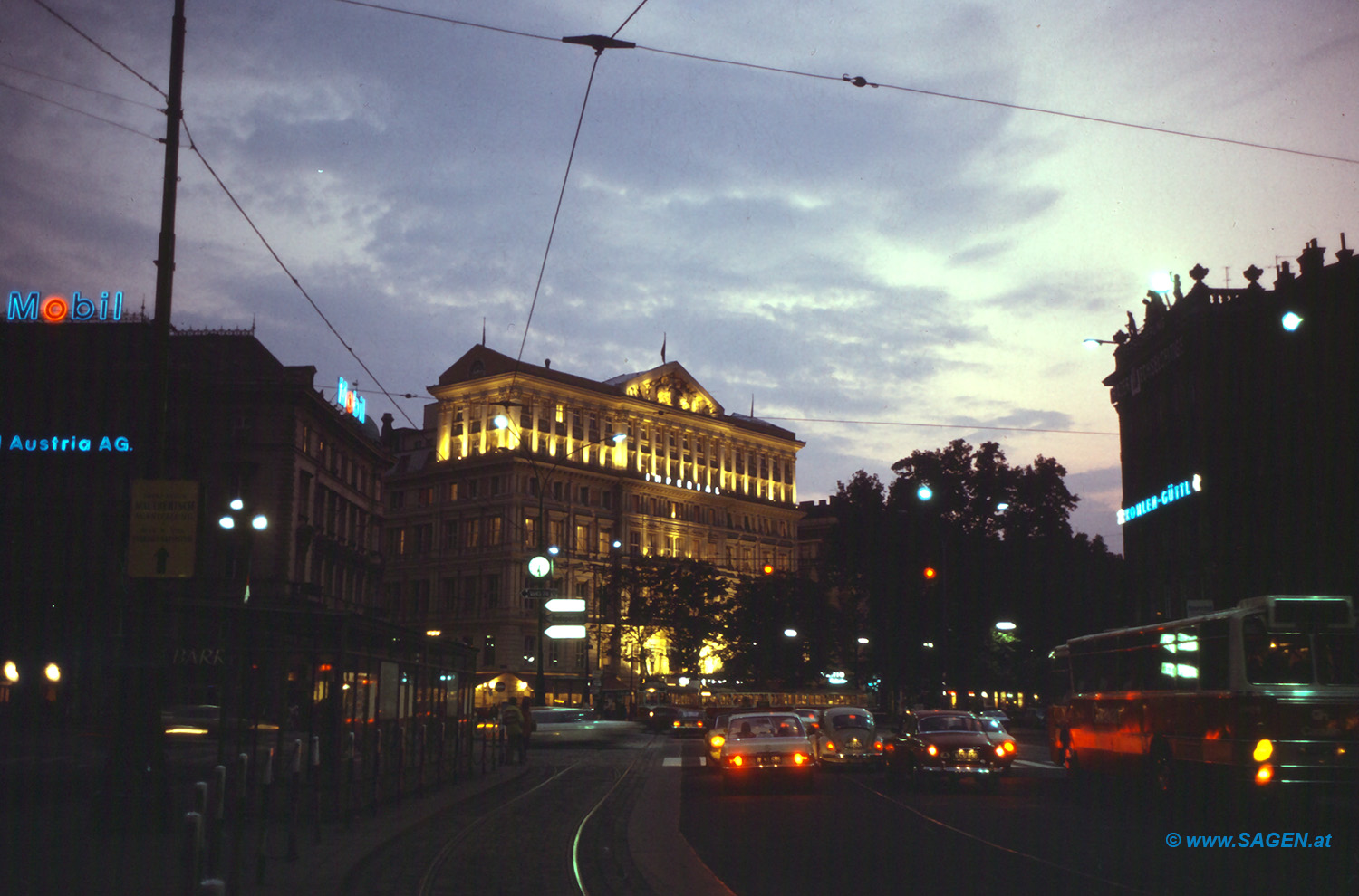 Wien Ringstraße Hotel Imperial am Abend