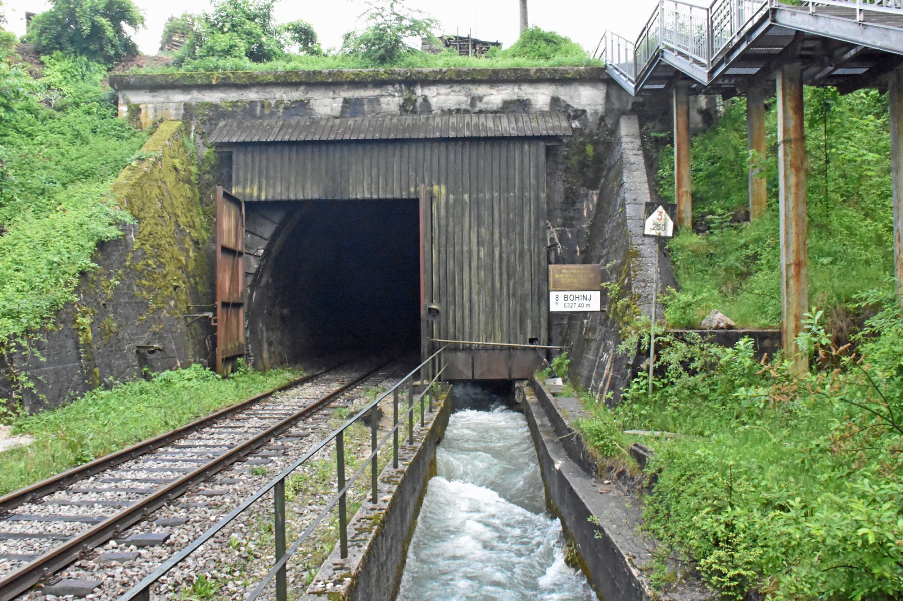 Wocheiner Bahn Tunnel