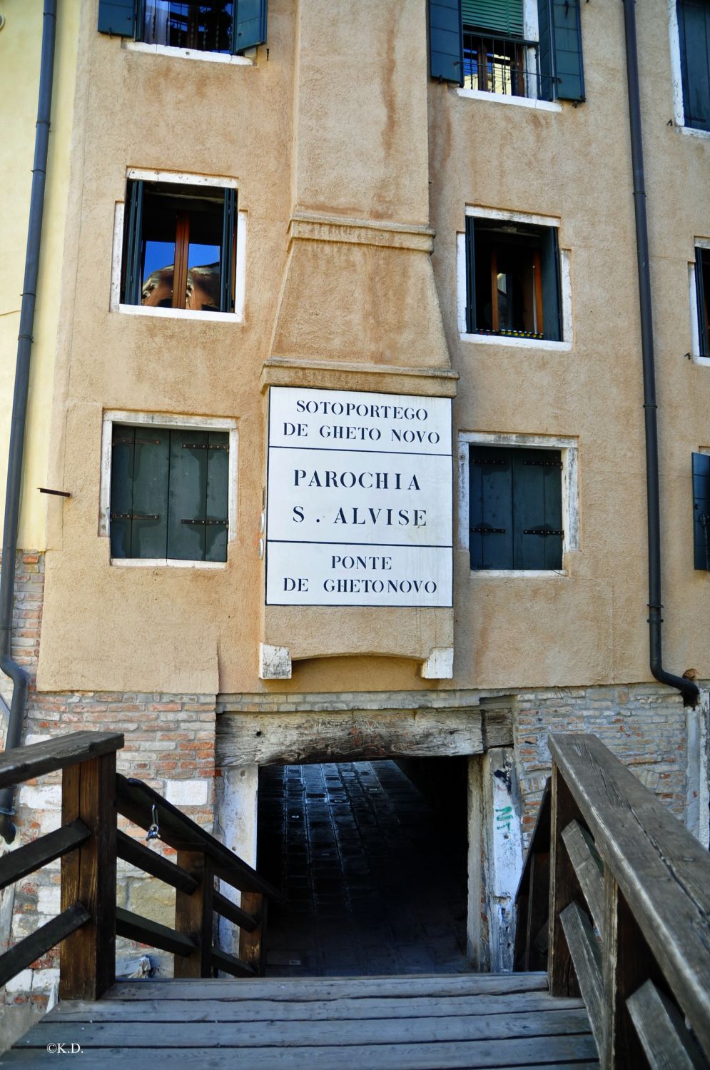 Zugang zum Ghetto Nuovo in Venedig