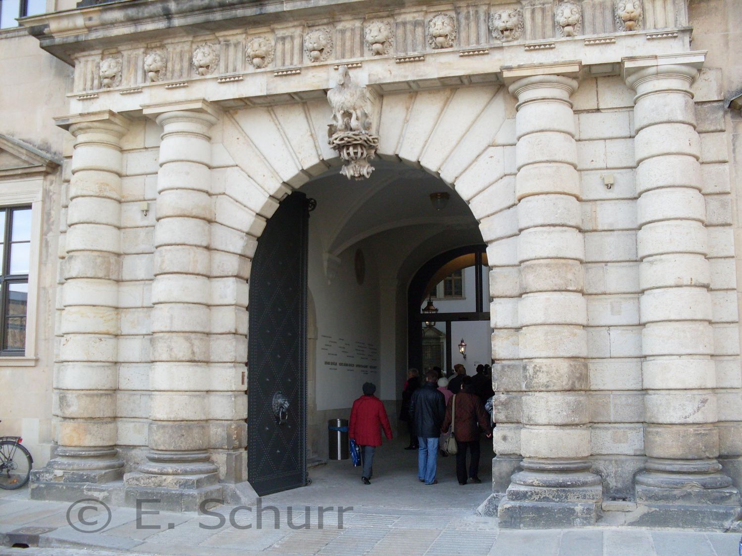 Zugang zum Kleinen Schloßhof